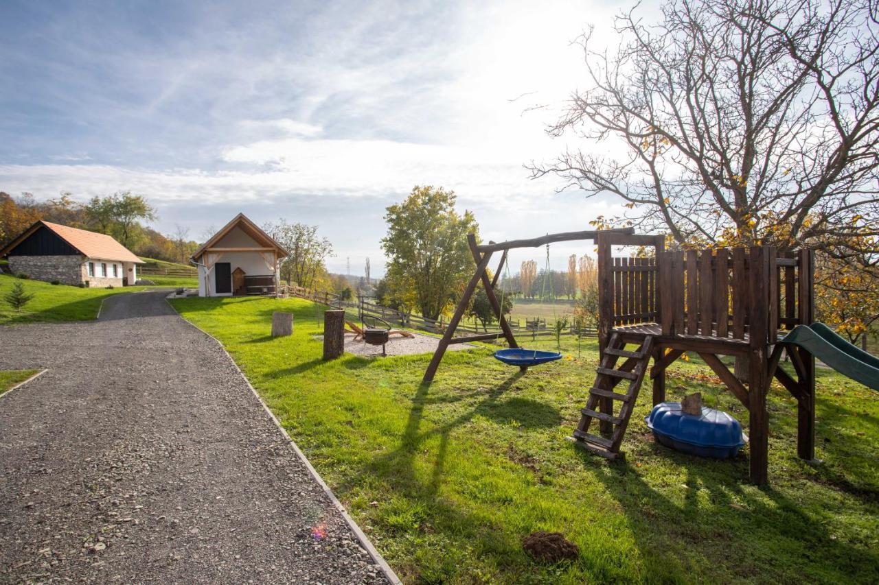 Kishosszuret Vendeghaz Hotel Pecsvarad Bagian luar foto